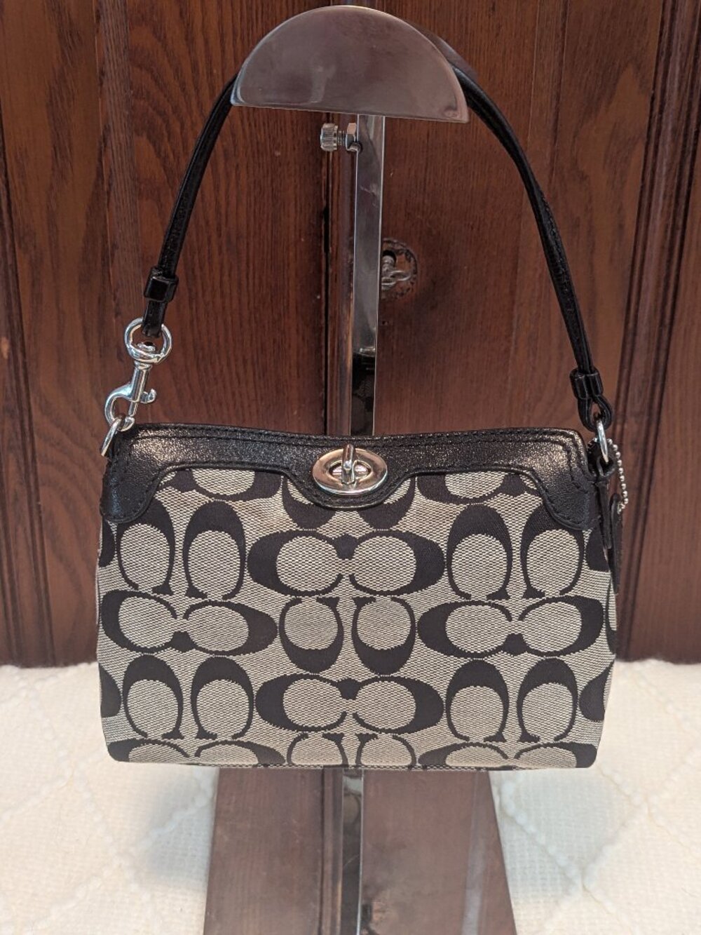 Coach Turnlock Black/Grey Signature Wristlet Mini bag